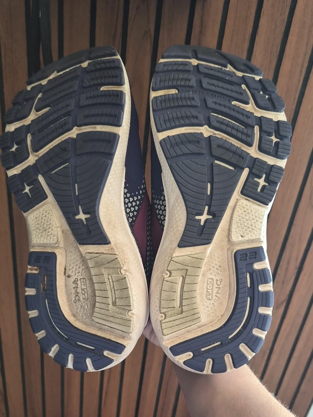 Brooks Adrenaline GTS 22 Women's Running Shoes 7.5 MED B- Navy Pink